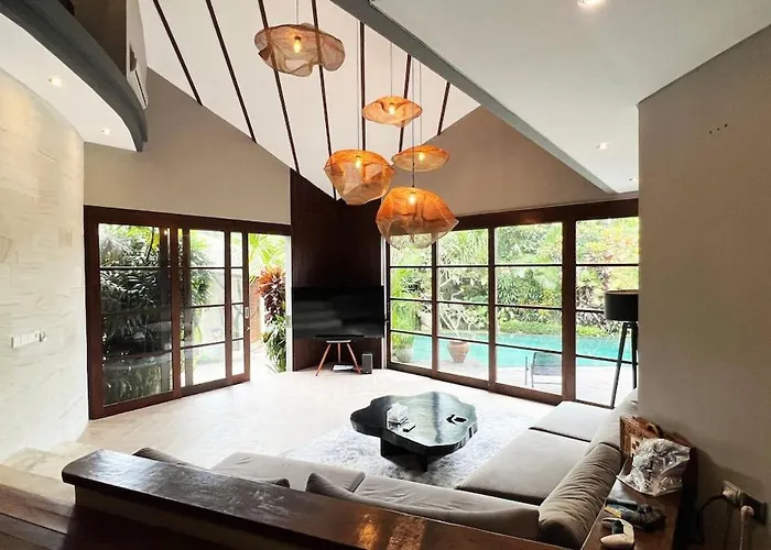 Stylish 4 Bedrooms In Umalas ヴィラ チャングー